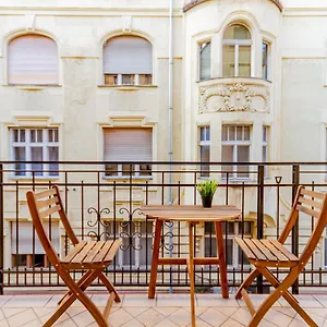 Kiraly Str. Corner Downtown Apartamento Budapest